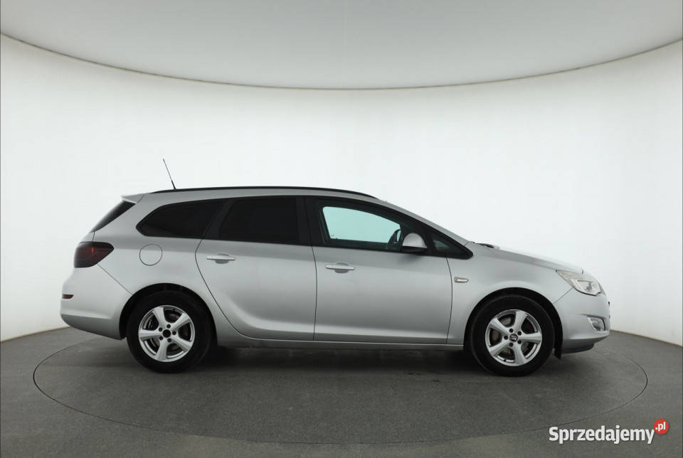 Opel Astra 17 CDTI manualna