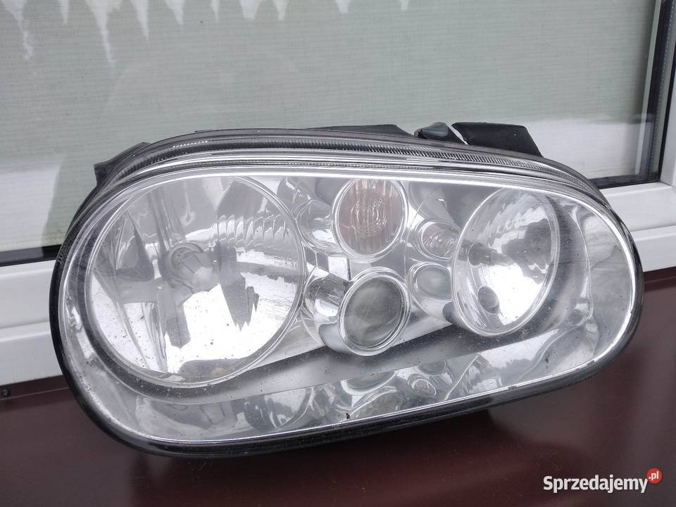 VW Golf IV 4 lampa przednia prawa reflektor osobowe Sieradz