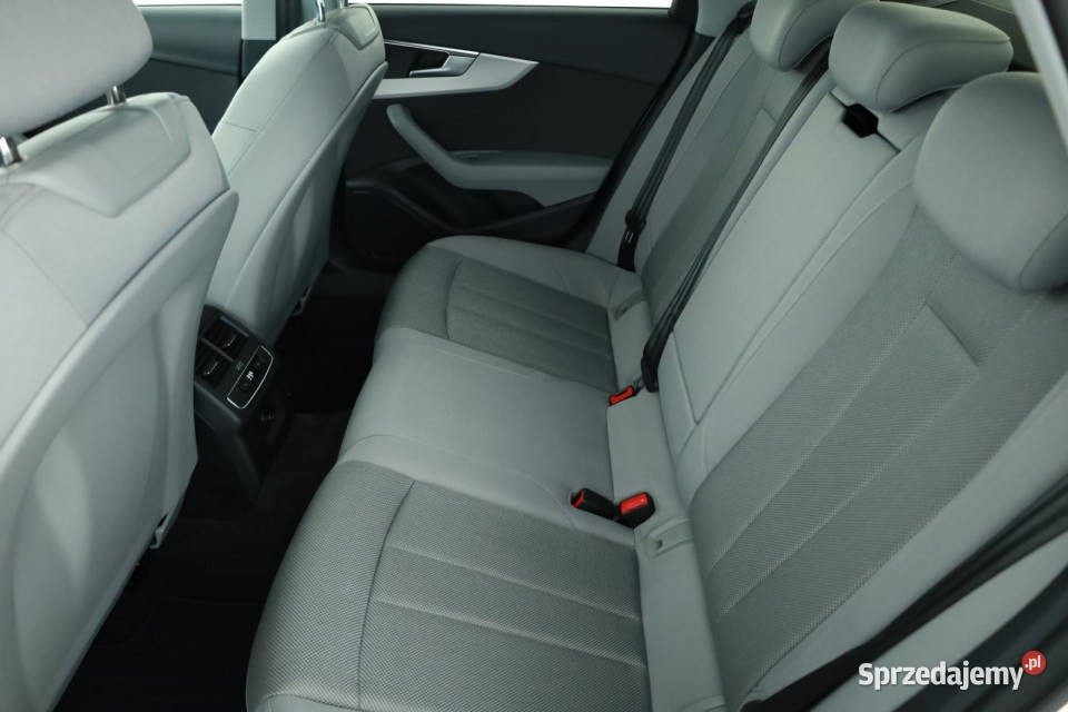 Audi A4 35 TFSI automatyczna Piaseczno