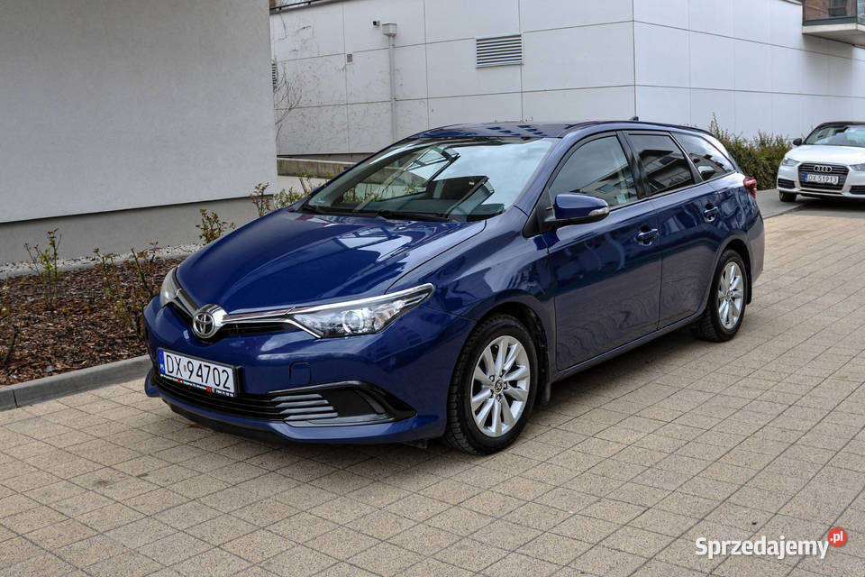 Toyota Auris 16 LPG 2017 r Lift Salon Auris dolnośląskie Wrocław