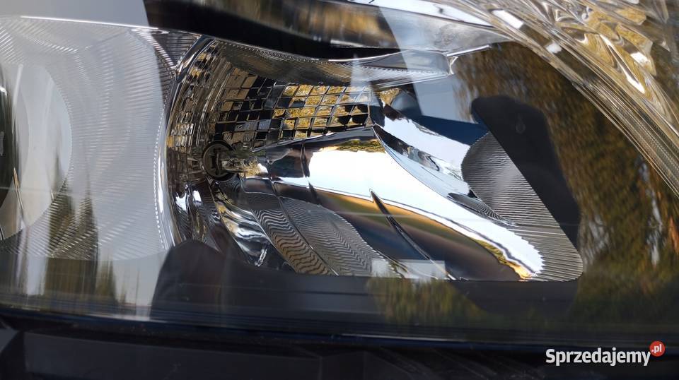 LAMPA REFLEKTOR PRAWY PRZÓD EU MERCEDES W176 A
