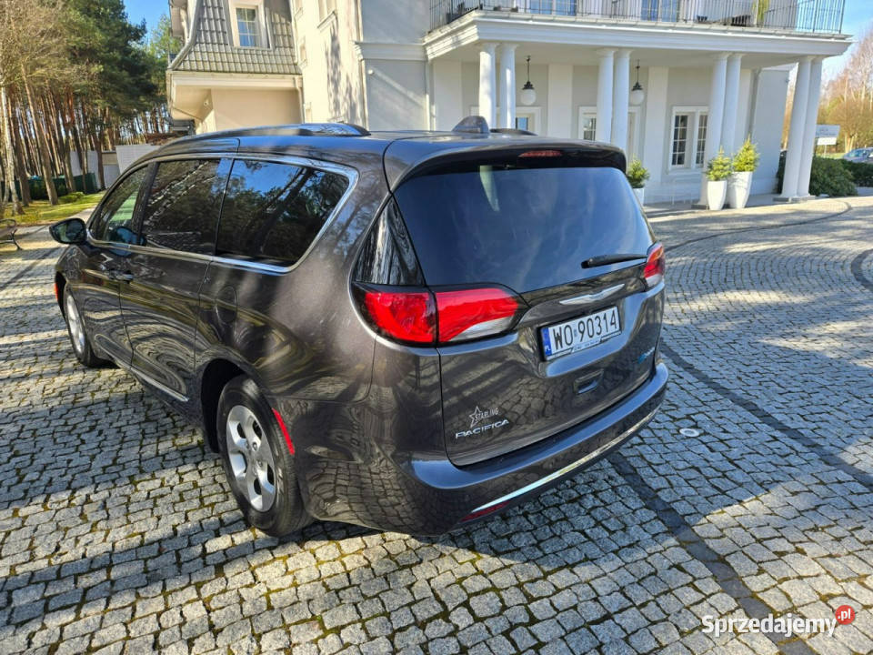 Chrysler Pacifica Pacifica Hybrid z 2018 roku podlaskie Białystok