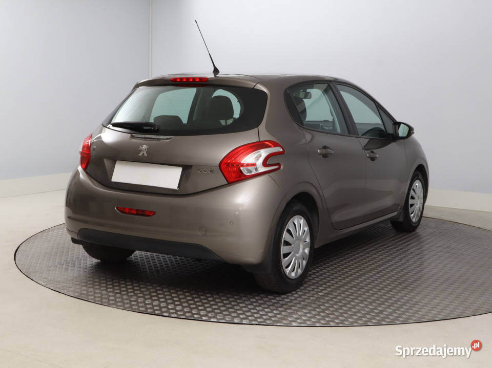 Peugeot 208 12 PureTech czujnik parkowania