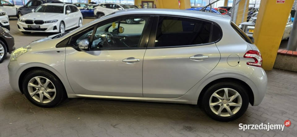 Peugeot 208 OPIS W podanej roczna gwarancja I klimatyzacja Mysłowice