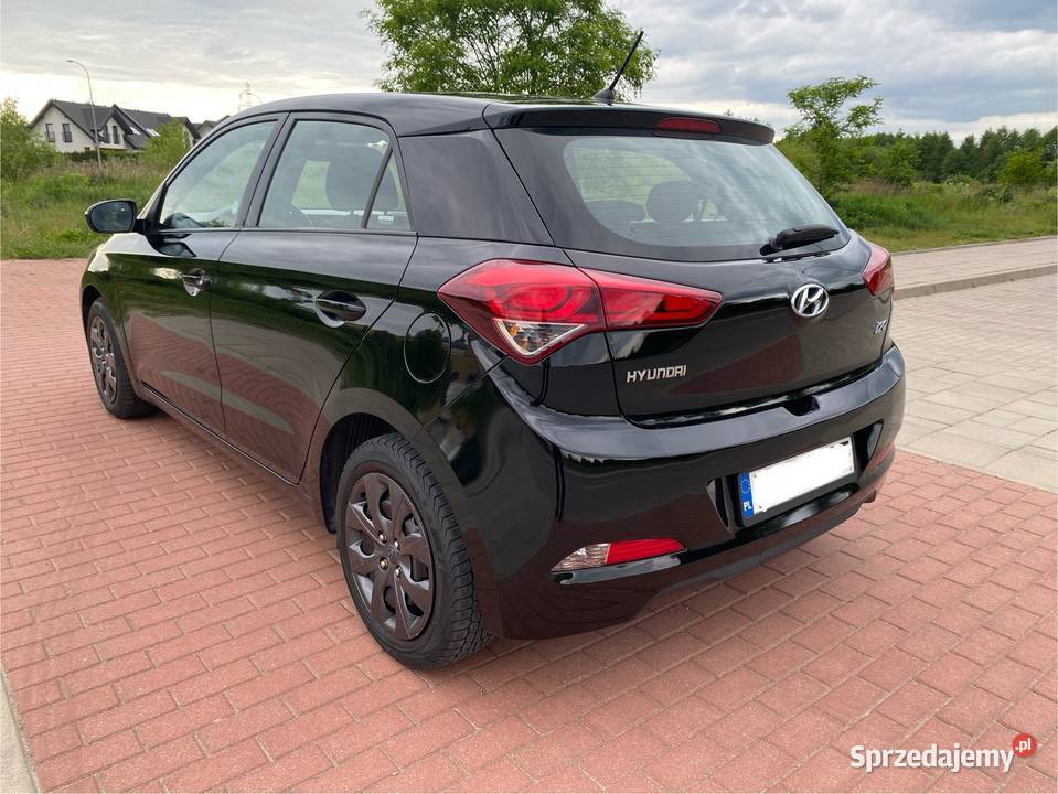 Hyundai i20 12 benzyna 2017r salonowy