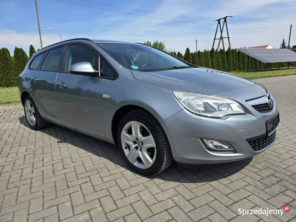 Opel Astra Sports Tourer 14 Benz czujnik parkowania