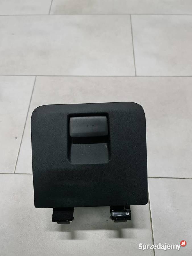 Schowek w desce strony kierowcy BMW G01 9379854 Pleśna