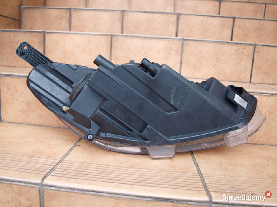 Ford Fiesta Mk8 lampa lewa przód zwykła 2017 wielkopolskie Kalisz