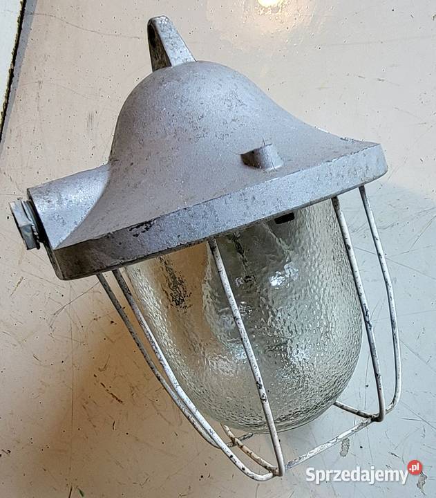 Lampa industrialna C100A Polam Gdańsk z czasów Antyki Włodawa