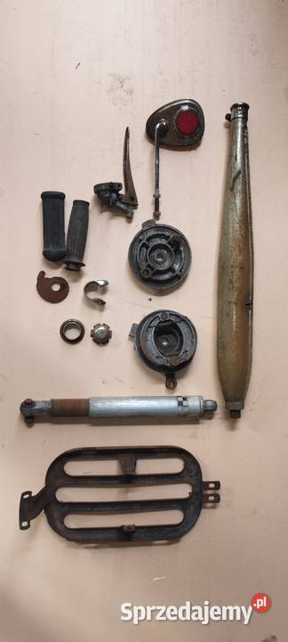 części motorowerrower PRL różne na zdjęciu komar Wędzina