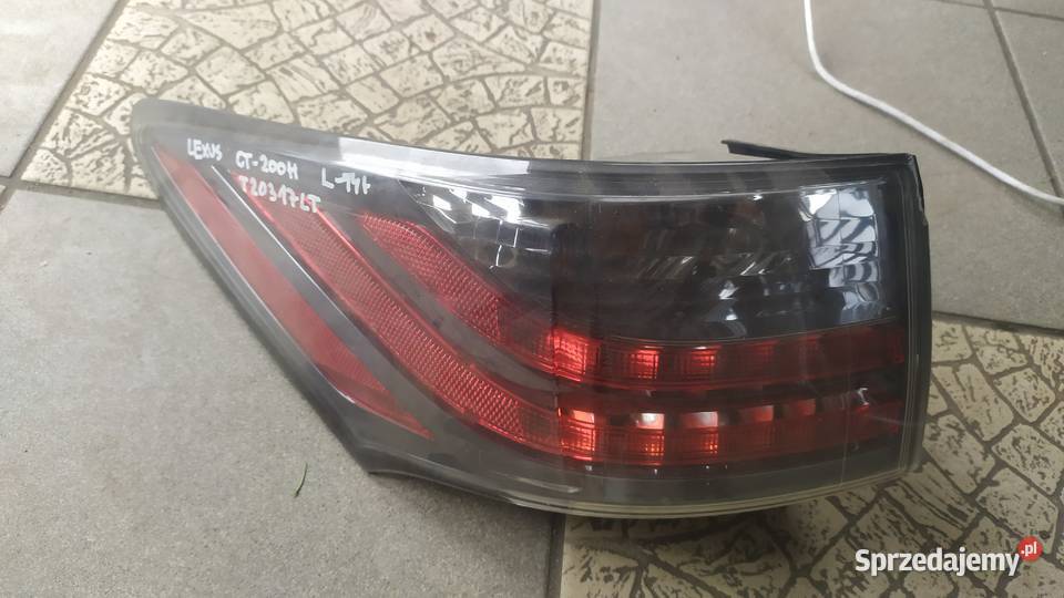 Lexus ct200h ct 200 h lampa tył lewa 2014 Motoryzacja Byków sprzedam
