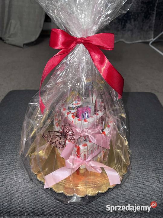 Tort piętrowy Kinder serca Warszawa