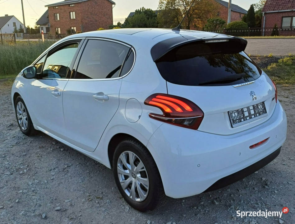 Peugeot 208 15 BlueHDi 102 Kamera Cofania Hatchback Suchorzew