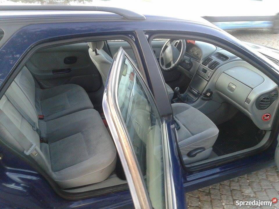 Laguna 18 LPG sekwencja Kombi 2000 stan Gdynia sprzedam