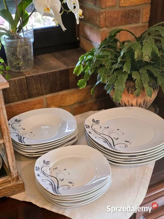 WYPRZEDAŻ MAGAZYNU 159 Zestaw 18 sztuk talerzy Zabrze sprzedam