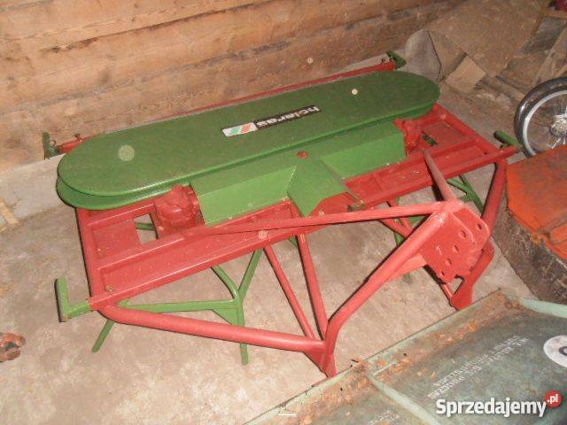 Równarka do pryzm z sianokiszonki Wilczogęby