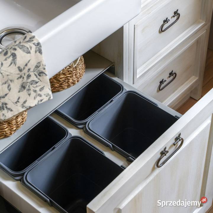 Biała kuchnia drewniana w starym stylu 220cm