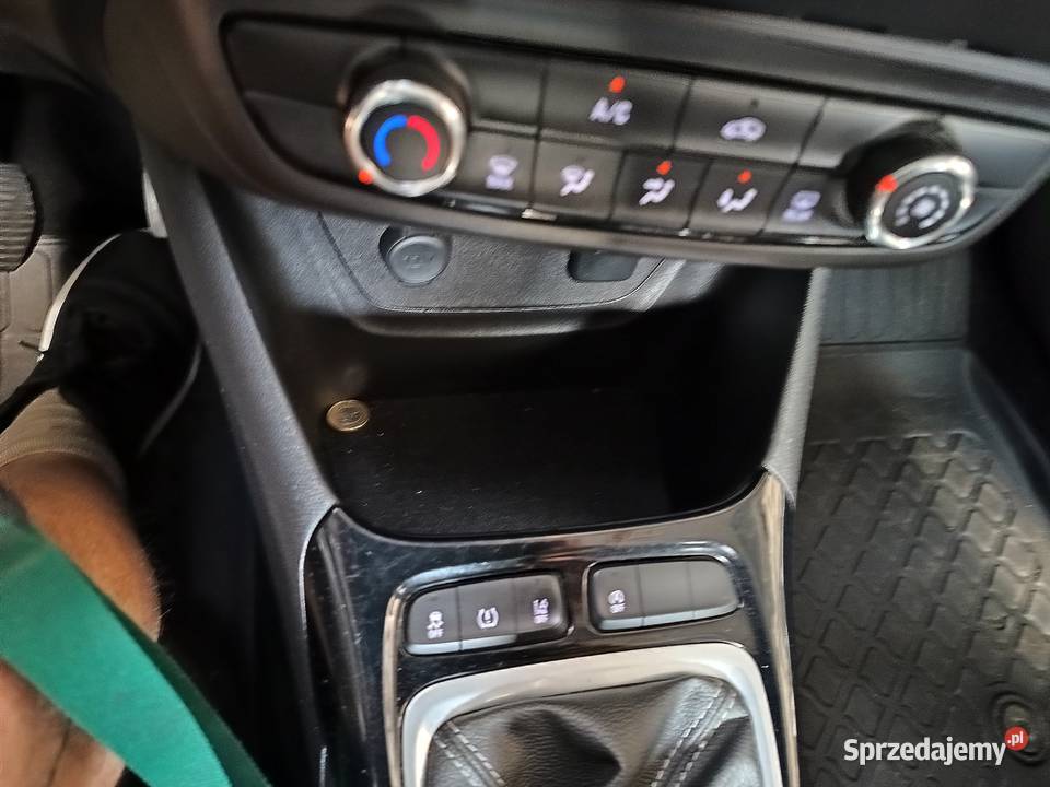 Opel crossland x 12 b mały przebieg