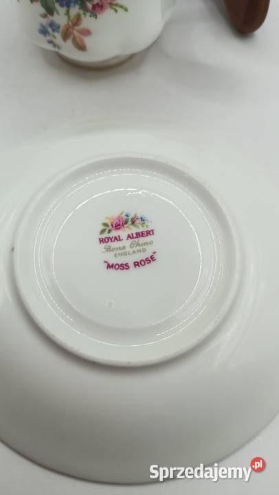 Filiżanka ze spodkiem porcelana kostna biała w Dom i Ogród Zamość sprzedam