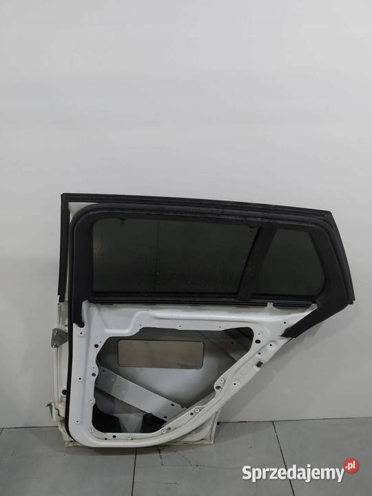 DRZWI PRAWE TYŁ KOMBI 799 MercedesBenz Cklasa IV
