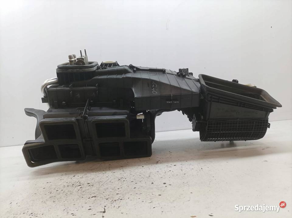 NAGRZEWNICA W2469061601 MercedesBenz CLAklasa I osobowe