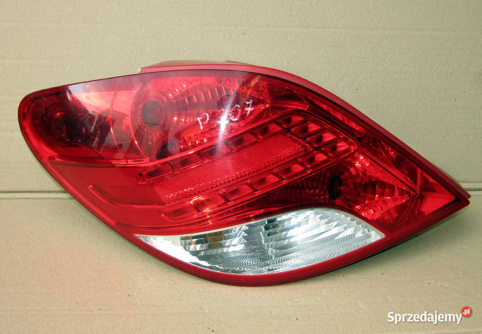 LAMPA TYLNA LEWAPRAWA PEUGEOT 207 sprzedam