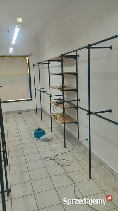 Wyposażenia butiku odzieżowegomanekiny regały Kęty