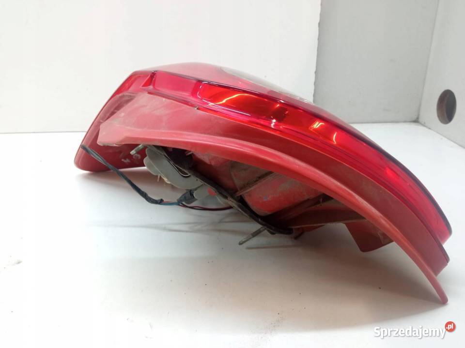 LAMPA TYŁ PRAWA EU 5D HB Toyota Auris I 20062012
