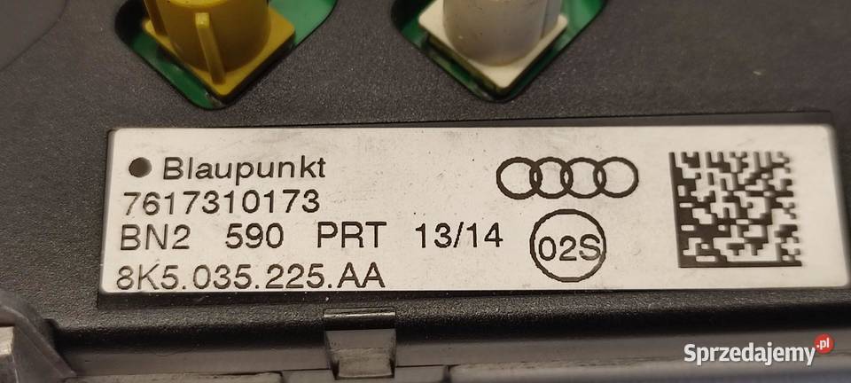 AUDI A4 B8 A5 8T WZMACNIACZ ANTENY 8K5035225AA osobowe dolnośląskie