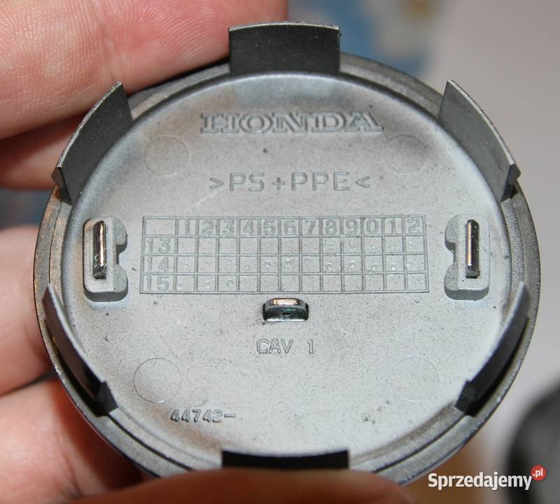 DEKIELKI HONDA ORYGINALNE 69mm Wiązowna