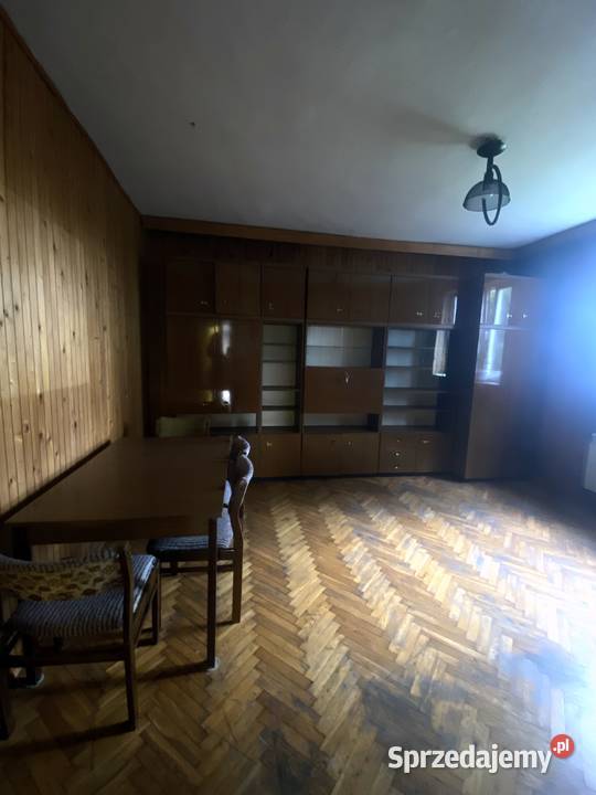 Dom z potencjałem budynek gospodarczy Moderówka