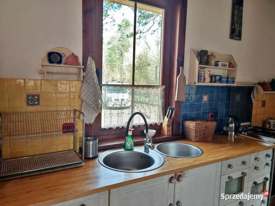 Drewniany dom w małej wiosce w lesie 35 centrum Dębe Wielkie sprzedam
