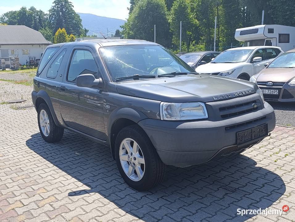 Auto świeżo sprowadzone w stanie na zdjęciach