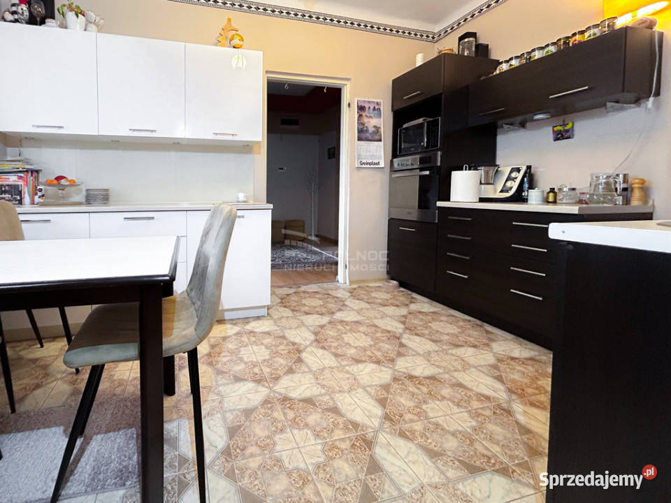 Funkcjonalny dom z basenem w Tomaszowie Tomaszów Lubelski sprzedam