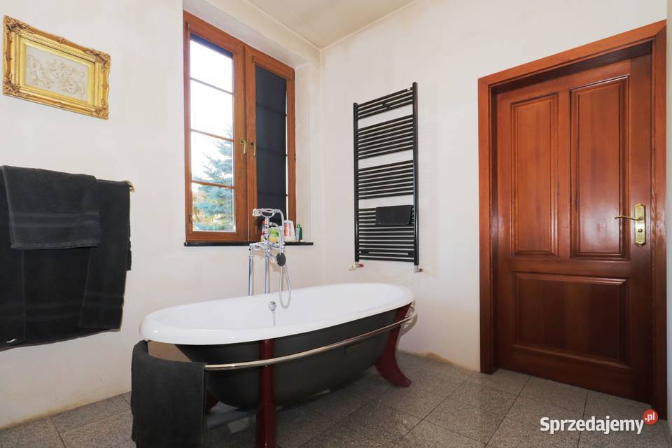 Na sprzedaż nieszablonowy dom w stylu asfalt Nieruchomości