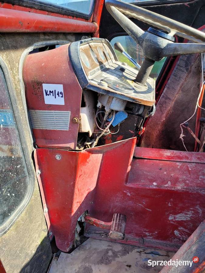 Ciągnik International IH 574 z ładowaczem International Kielce