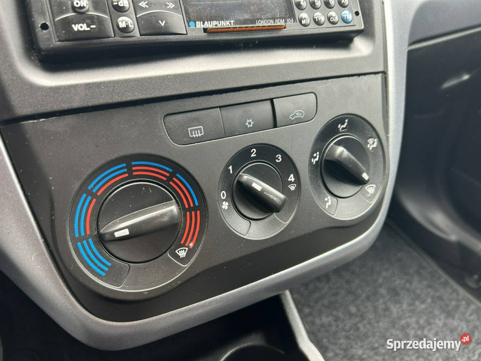 Fiat Punto lift wspomaganie city centralny zamek Żory