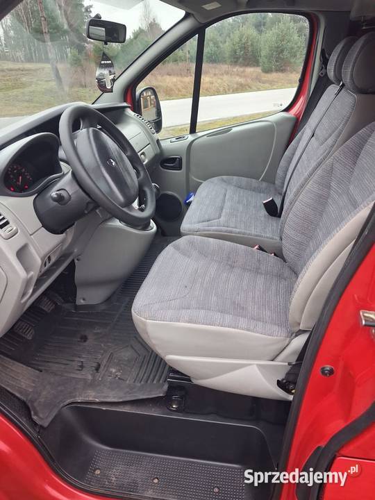 Piękny Trafic 6osobwy Szwajcar 115KM Samochody osobowe Zwoleń