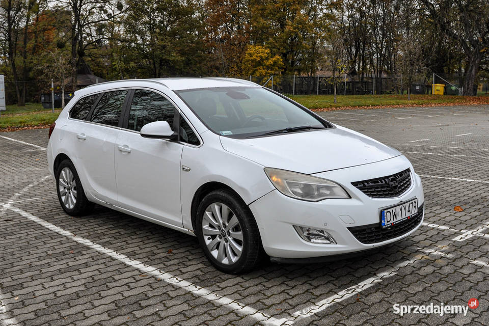 Opel Astra J 17CDTI 2011 r dolnośląskie Wrocław