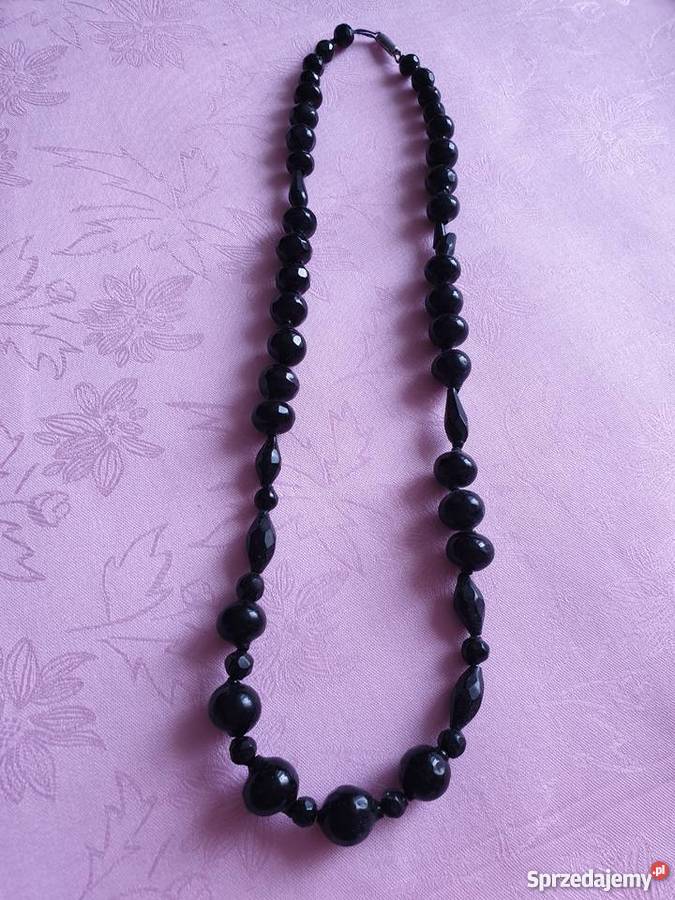 10 naszyjników z czarnych korali Kraków