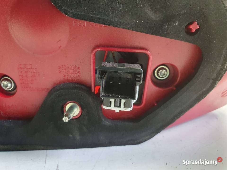 LAMPA PRAWA VW Passat B7 sedan 1014 TYLNA W Rudka