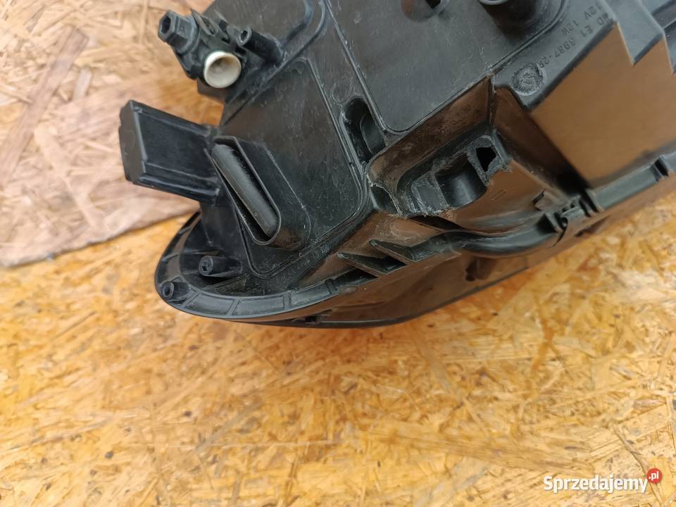 LAMPA PRAWY PRZÓD EU REFLEKTOR 5TB941036B Nowy Tomyśl