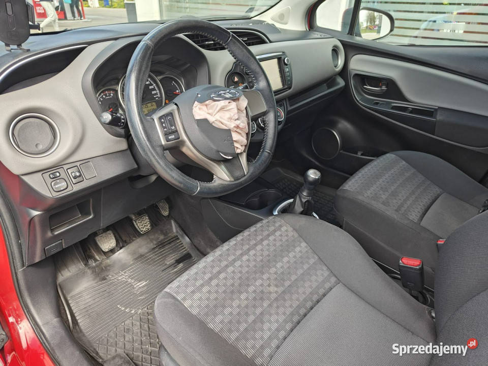 Toyota Yaris III 20112019 Rok produkcji 2016 Karczew sprzedam
