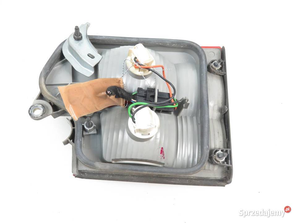 LAMPA PRAWA TYLNA KLAPA SAAB 95 Kombi 5142286 sprzedam