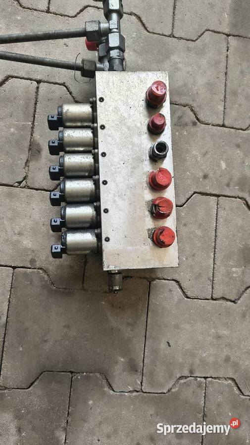 Zespół Rozdzielaczy Hydraulicznych VOLVO EC 240 Układ hydrauliczny Staszów