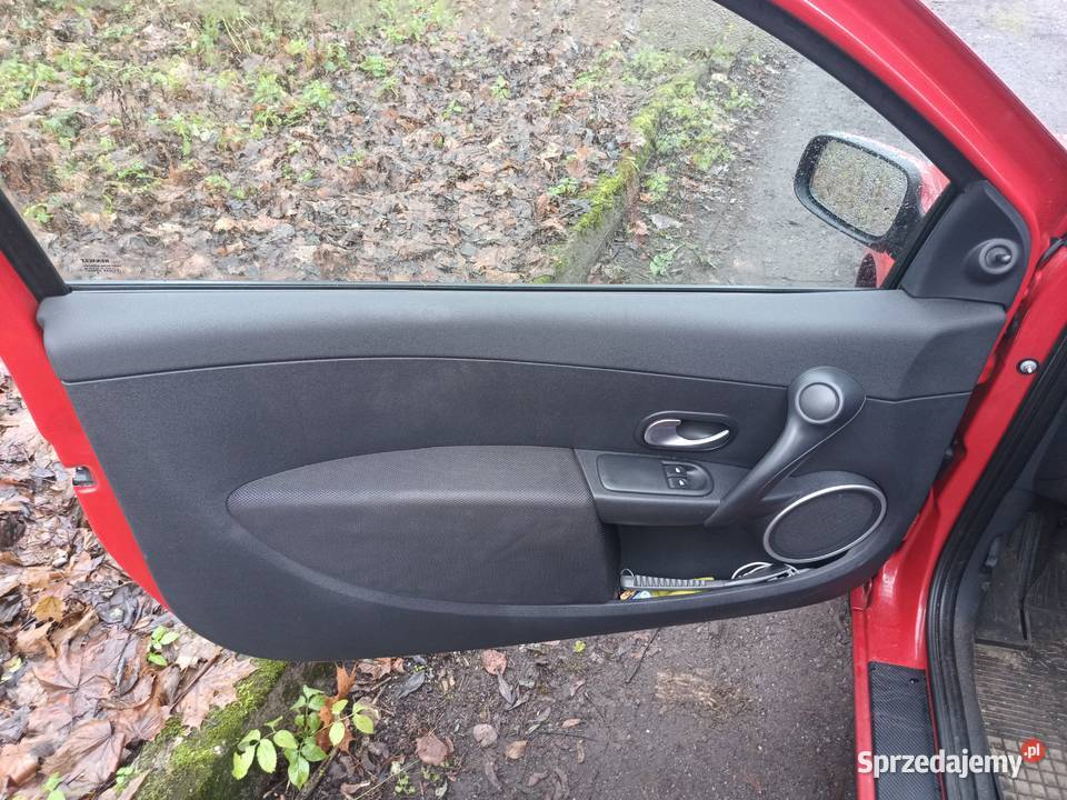 Renault Clio 16 16V welurowa tapicerka Chodzież