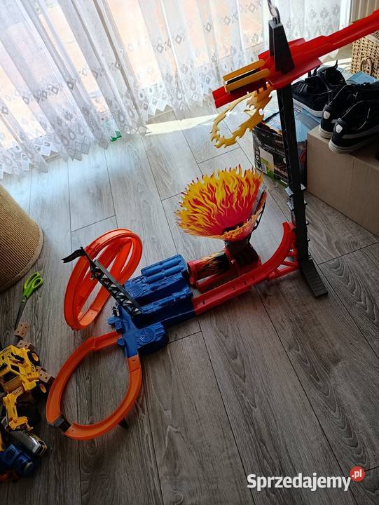 Hot Wheels Sky Jump Tor samochodowy z napędem Poznań