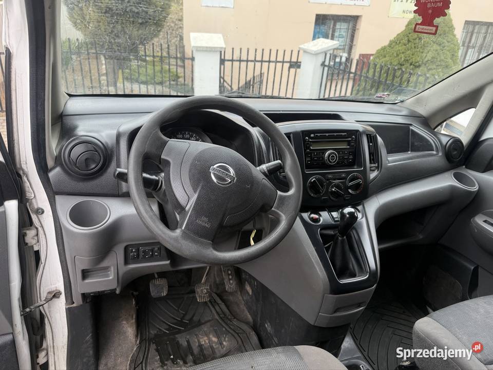 Samochód Nissan NV200 manualna Tuczempy sprzedam