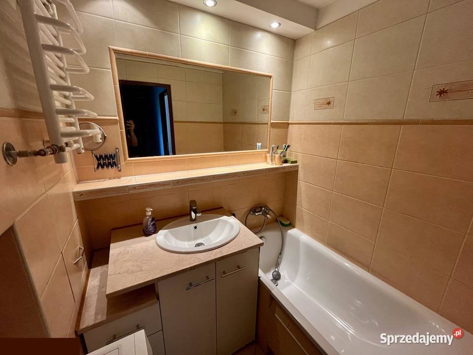4 oddzielne pokoje osobna kuchnia balkon piwnica