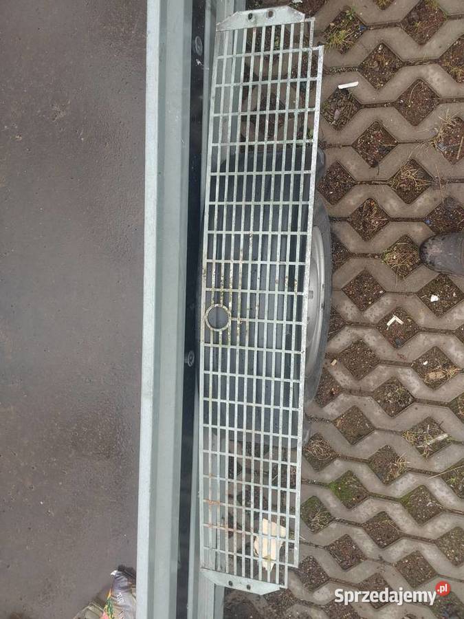 Atrapa gril fso warszawa sedan